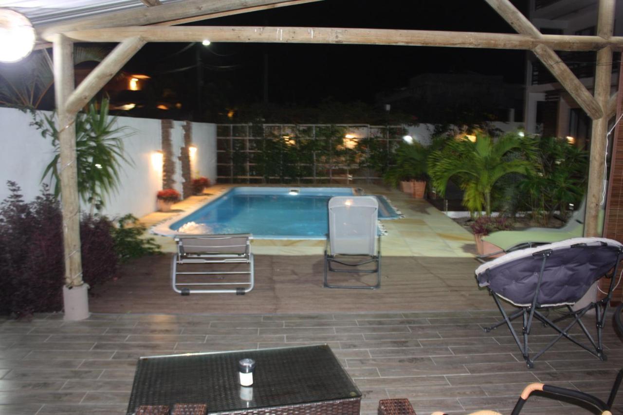 Roi Holiday Stay Гранд Байе Екстериор снимка